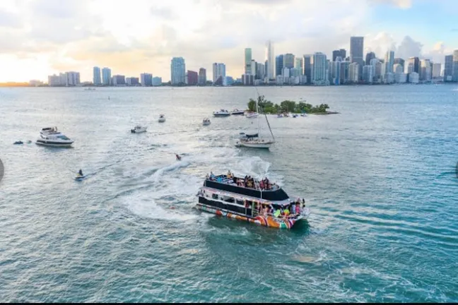 Miami-Boat-Tour-Miami-On-The-Water