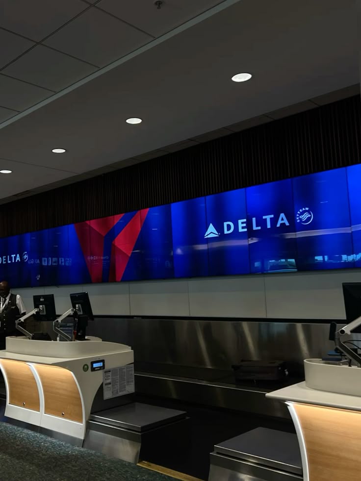 Delta DL139 Venice to Atlanta Diverted to Amsterdam