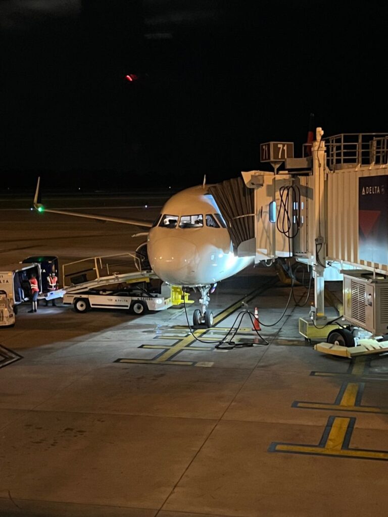 Delta Connection DL3543 Emergency Landing