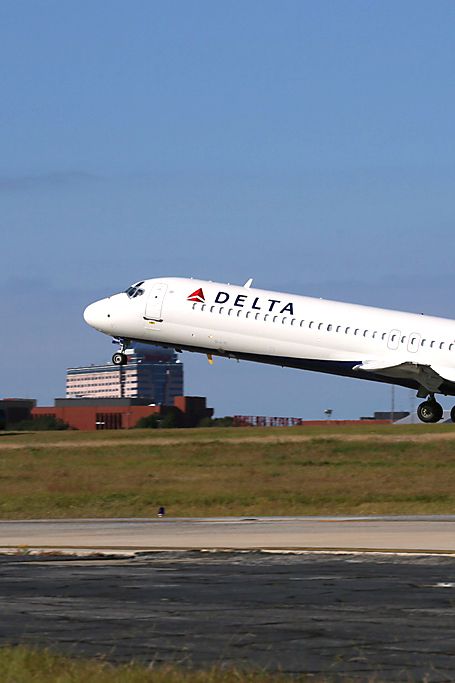 Delta Connection DL3543 Emergency Landing